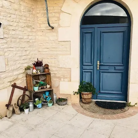 Les Clos Bleus Bed & Breakfast