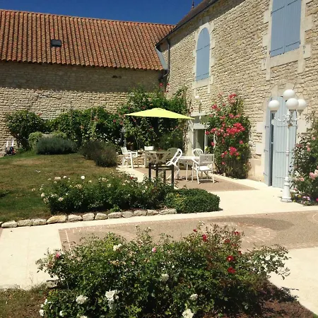 Les Clos Bleus Bed & Breakfast