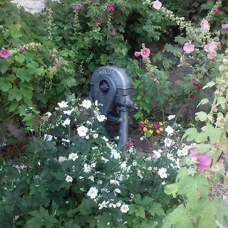 Les Clos Bleus Bed & Breakfast