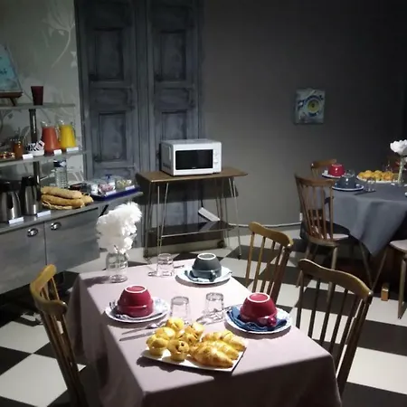 Les Clos Bleus Bed & Breakfast Neuville-de-Poitou